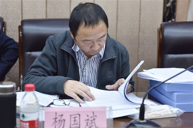 强体益智，足间竞技抒壮志尚德育人，绿荫挥汗塑风流——专家莅临我校开展四川省校园足球示范学校评审工作