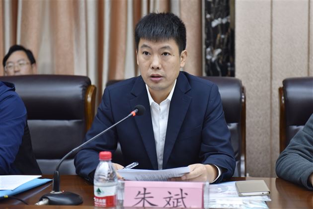 强体益智，足间竞技抒壮志尚德育人，绿荫挥汗塑风流——专家莅临我校开展四川省校园足球示范学校评审工作