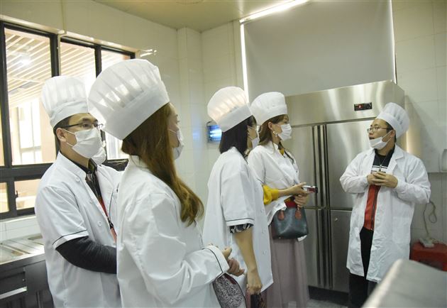 架好一座桥把好一道关形成一股劲——棠外实验幼儿园第六届家委会成立