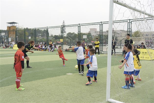 棠外实验幼儿园足球队再夺桂冠
