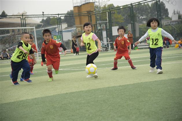 棠外实验幼儿园足球队再夺桂冠