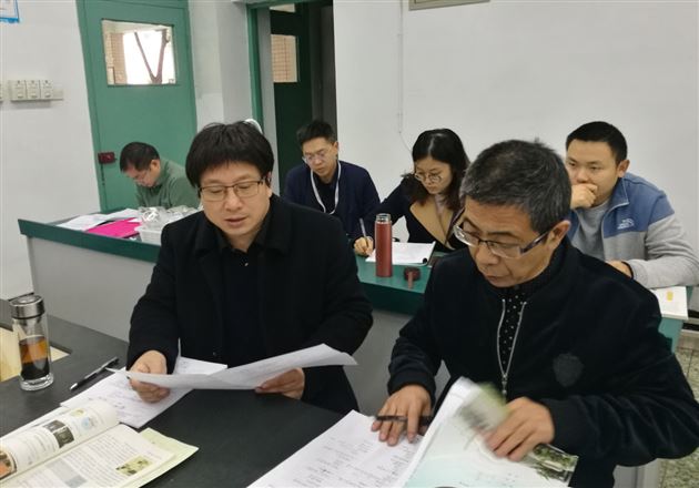 群策群力共促成长——记初高中化学教研组开展联合教研活动
