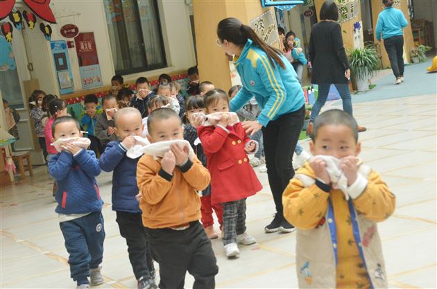 关注消防关爱生命——棠外实验幼儿园开展消防疏散演练