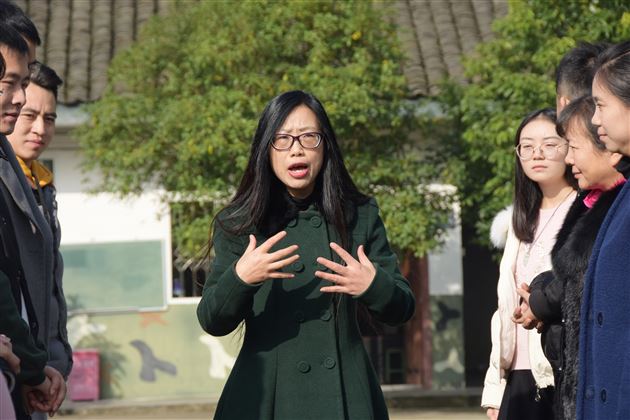 游戏助力现场解惑——记初2017级举行班主任培训活动