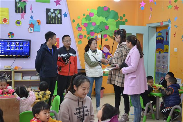 结对帮扶爱心传递——棠外实验幼儿园党支部开展“爱心传递”党员固定日活动