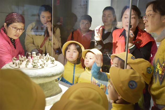 实验幼儿园小蜜蜂啦啦操队勇夺全国啦啦操联赛一等奖