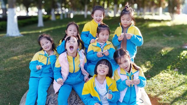 实验幼儿园小蜜蜂啦啦操队勇夺全国啦啦操联赛一等奖