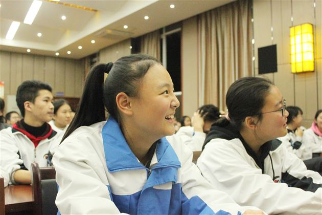 智慧选择点亮未来——初三年级生涯规划系列活动