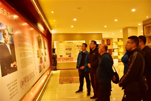 山西省孝义市校园足球教练团一行赴我校交流学习