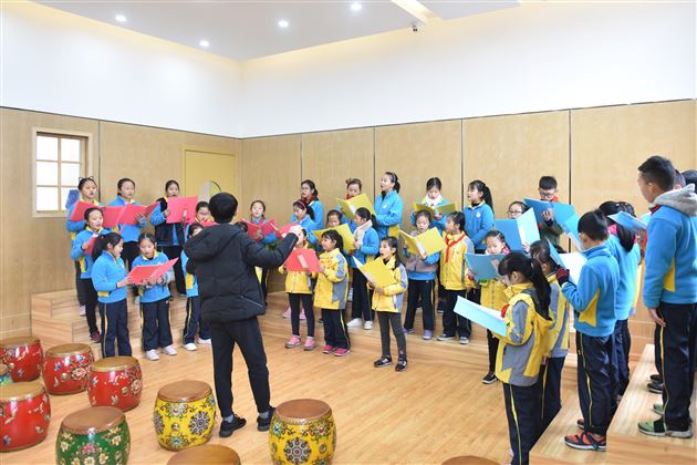 广东省连南县高级研修班成员来我校交流学习