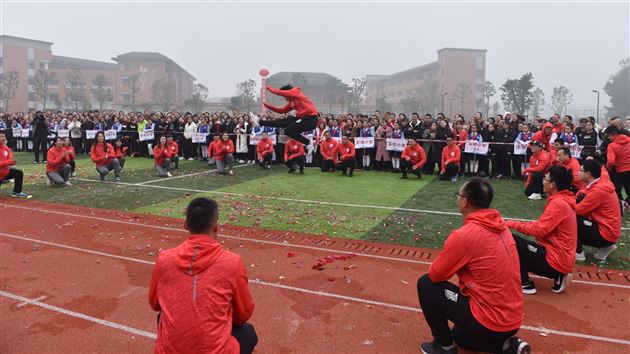 喜报：棠外教职工荣获双流区第十二届教职工趣味运动会团体最高奖