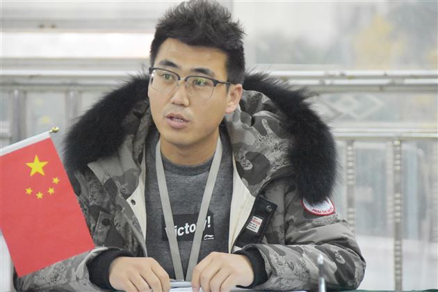 学习劳模精神争创一流业绩——记中共成都棠湖外国语学校委员会第二党支部初一党小组组织生活会