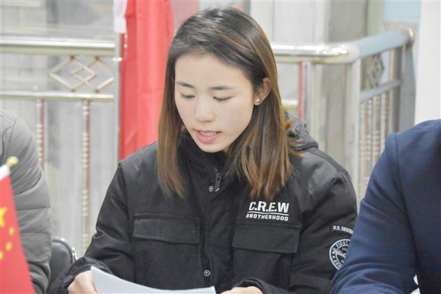 学习劳模精神争创一流业绩——记中共成都棠湖外国语学校委员会第二党支部初一党小组组织生活会