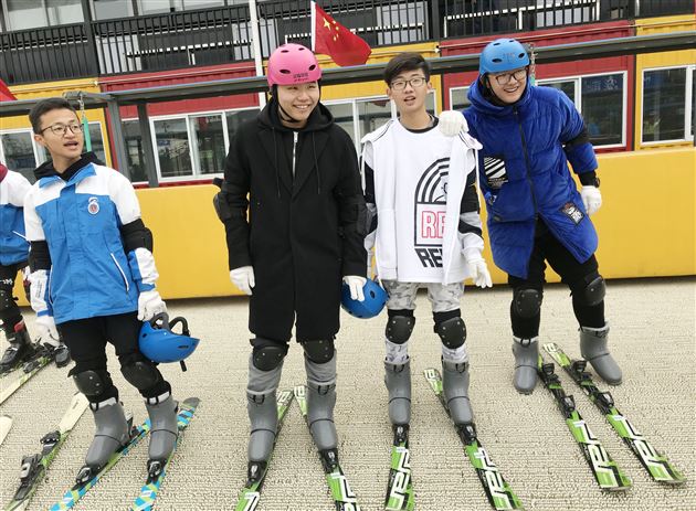 挥动青春放飞梦想——棠外国际部U-course综合素质课程之高尔夫、滑雪体验