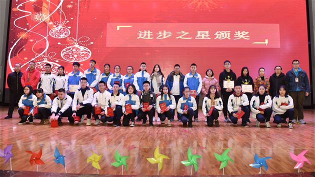 激励士气备战一诊——高2016级举行11月月考表彰暨一诊动员大会