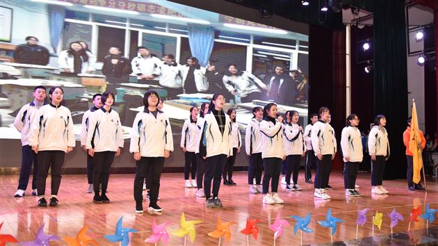 激励士气备战一诊——高2016级举行11月月考表彰暨一诊动员大会