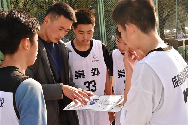 2018年成都市双流区中小学生篮球比赛在我校举行