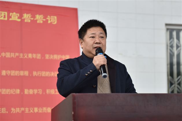 十年一剑中流击水浪遏飞舟一朝冲刺破釜沉舟独占鳌头——初2016级召开中考动员暨表彰大会