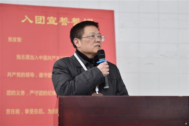 十年一剑中流击水浪遏飞舟一朝冲刺破釜沉舟独占鳌头——初2016级召开中考动员暨表彰大会