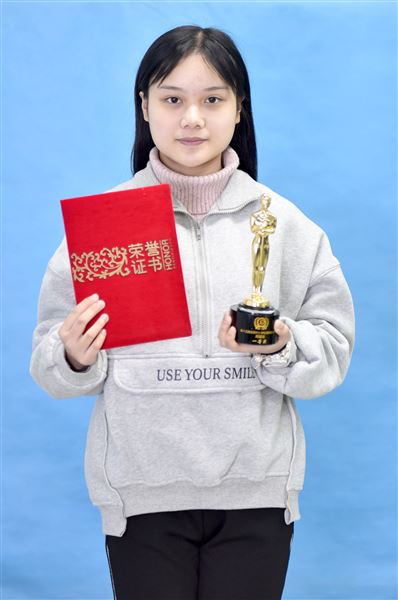 我校在中国第十五届中小学校园影视节中再获三金