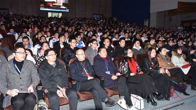 舞台演绎人生话剧展现风采——记高2017级英语话剧文艺汇演