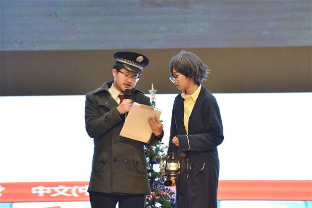 舞台演绎人生话剧展现风采——记高2017级英语话剧文艺汇演