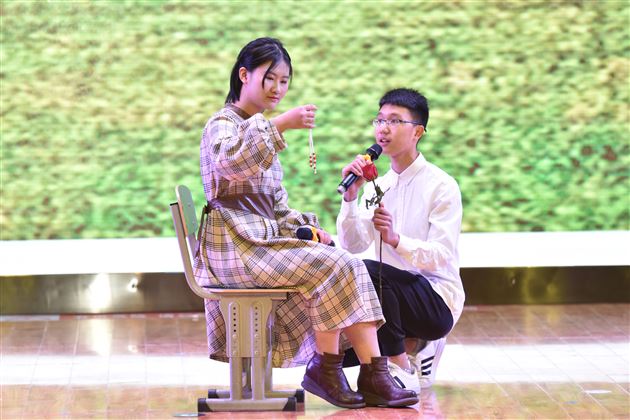 舞台演绎人生话剧展现风采——记高2017级英语话剧文艺汇演