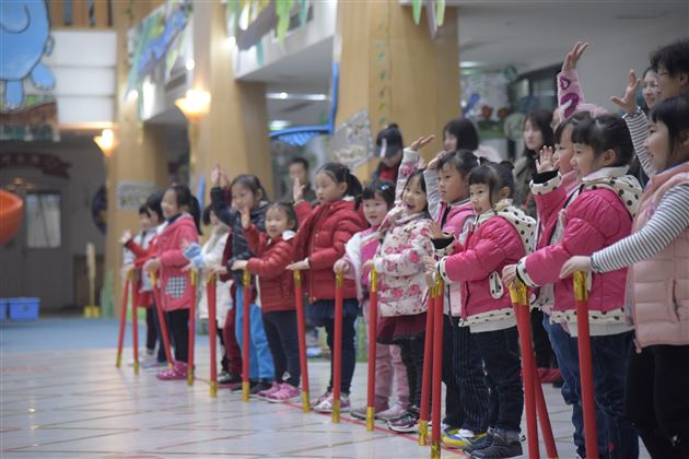 走进幼儿园走近孩子——幼儿园开展家长开放日活动