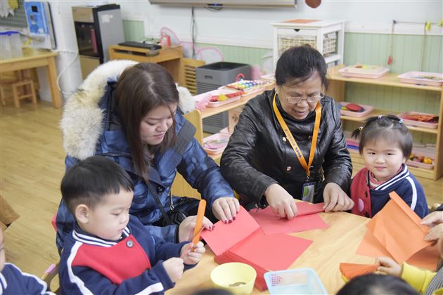 走进幼儿园走近孩子——幼儿园开展家长开放日活动