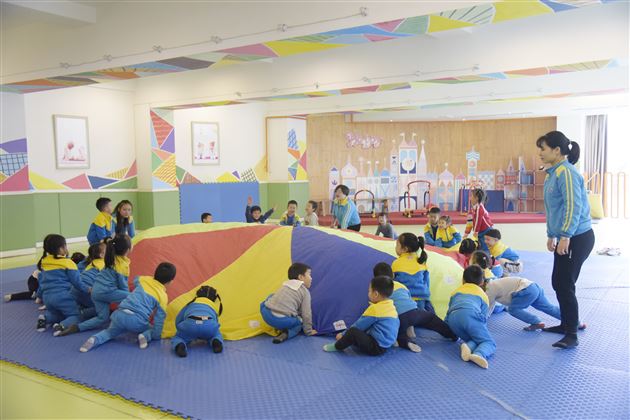 走进幼儿园走近孩子——幼儿园开展家长开放日活动