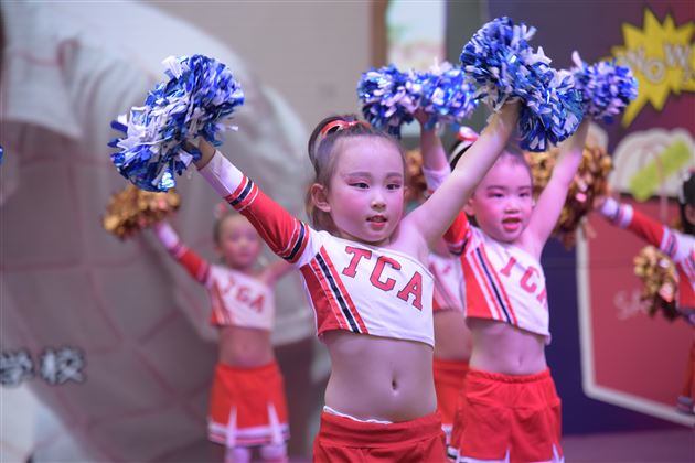 幼儿园荣获“魅力双流”2018年双流区第四届幼中小学啦啦操比赛团体冠军