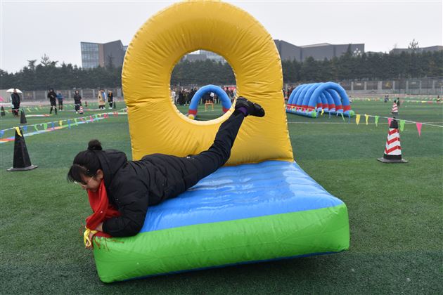 我们一起High翻天——棠外国际部“加油吧，Family”亲子运动会暨2018年终表彰大会实录