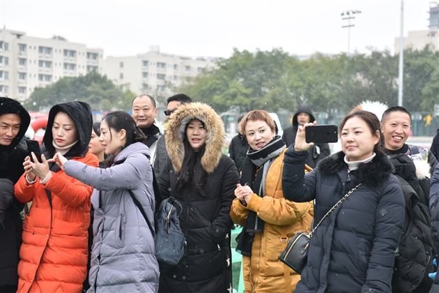 我们一起High翻天——棠外国际部“加油吧，Family”亲子运动会暨2018年终表彰大会实录