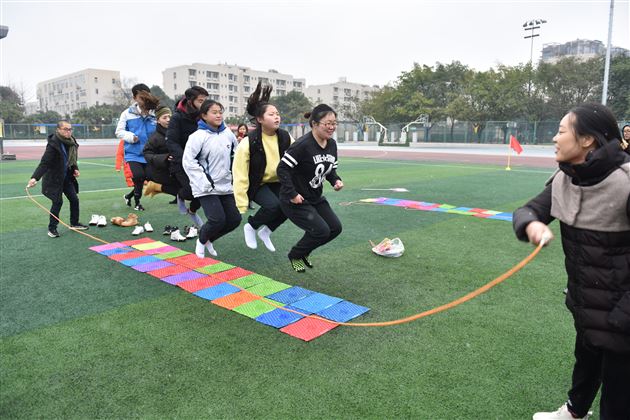我们一起High翻天——棠外国际部“加油吧，Family”亲子运动会暨2018年终表彰大会实录