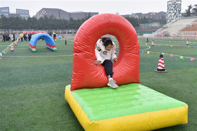 我们一起High翻天——棠外国际部“加油吧，Family”亲子运动会暨2018年终表彰大会实录