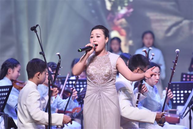 舞有鸾凤影羽衣蹁跹贺岁旦   弦和时代音奏响青春呈芳华——棠外2018年校园艺术节展演暨2019年新年文艺联欢晚会隆重举行