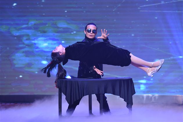 舞有鸾凤影羽衣蹁跹贺岁旦   弦和时代音奏响青春呈芳华——棠外2018年校园艺术节展演暨2019年新年文艺联欢晚会隆重举行