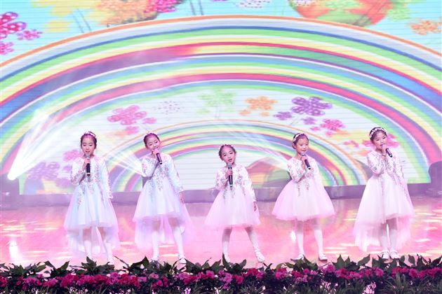 舞有鸾凤影羽衣蹁跹贺岁旦   弦和时代音奏响青春呈芳华——棠外2018年校园艺术节展演暨2019年新年文艺联欢晚会隆重举行