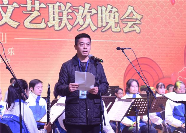 舞有鸾凤影羽衣蹁跹贺岁旦   弦和时代音奏响青春呈芳华——棠外2018年校园艺术节展演暨2019年新年文艺联欢晚会隆重举行