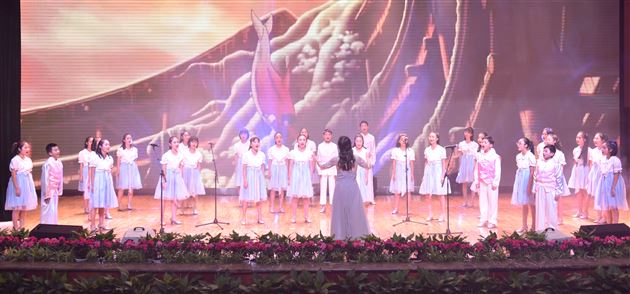 舞有鸾凤影羽衣蹁跹贺岁旦   弦和时代音奏响青春呈芳华——棠外2018年校园艺术节展演暨2019年新年文艺联欢晚会隆重举行