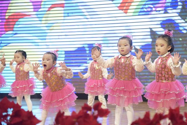 雏鹰昂头向天鸣  羽翼渐丰挥幼翅——飞鹰艺术团“雏鹰追梦”期末汇报活动