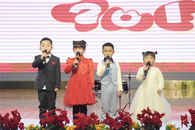 雏鹰昂头向天鸣  羽翼渐丰挥幼翅——飞鹰艺术团“雏鹰追梦”期末汇报活动