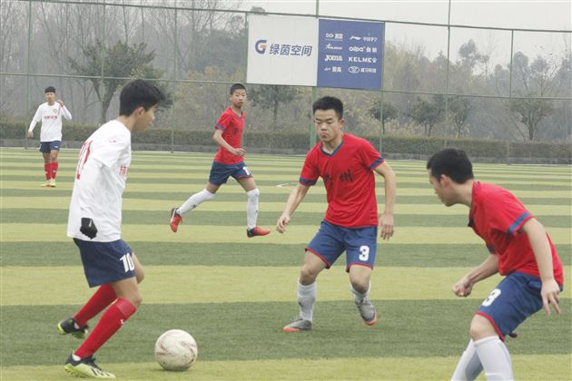 我校高中男子足球队获得成都市U17足球锦标赛冠军