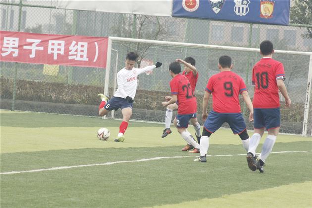 我校高中男子足球队获得成都市U17足球锦标赛冠军