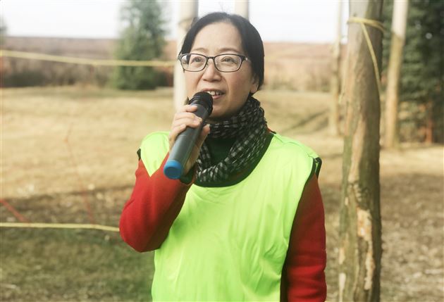 在实践中历练自己 永葆党员的先进性——记成都棠湖外国语学校第一党支部“固定党日”活动