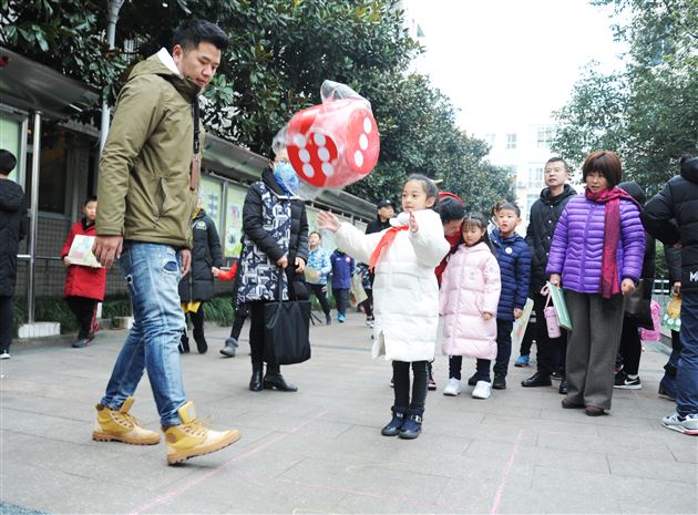 彰显英语特色，助力学生成长——小学部隆重举行期末综合素质展示活动