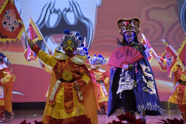 棠宝闹新年 民俗展风采