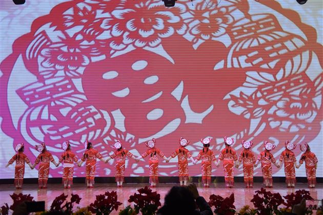 棠宝闹新年 民俗展风采