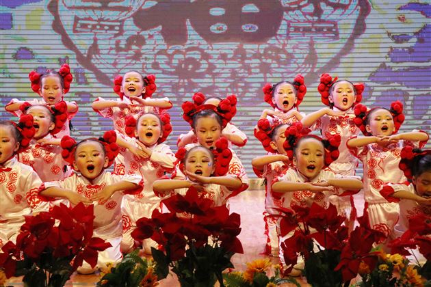 棠宝闹新年 民俗展风采