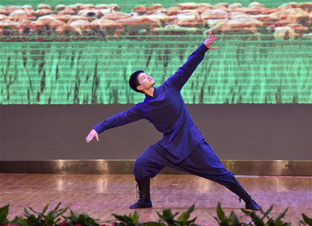 寒冬何须遣酒展豪 联欢自醉撩倒四方——棠外隆重举行2019年教职工迎新春联欢会